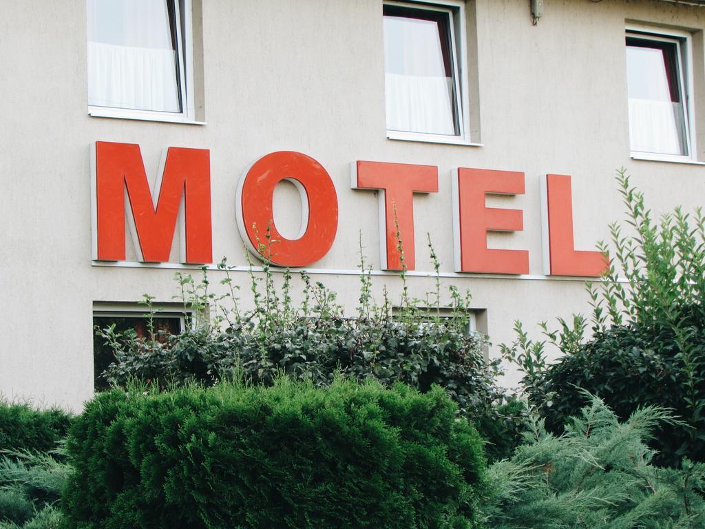 Panama Motel Szekesfehervar Bagian luar foto